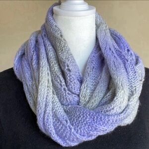 AEO infinity scarf in soft purple and gray. Acrylic blend. Great condition.